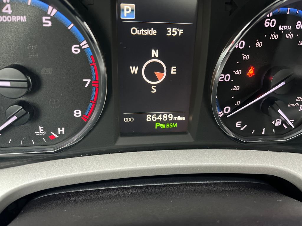 Used 2016 Toyota RAV4 Limited image 16