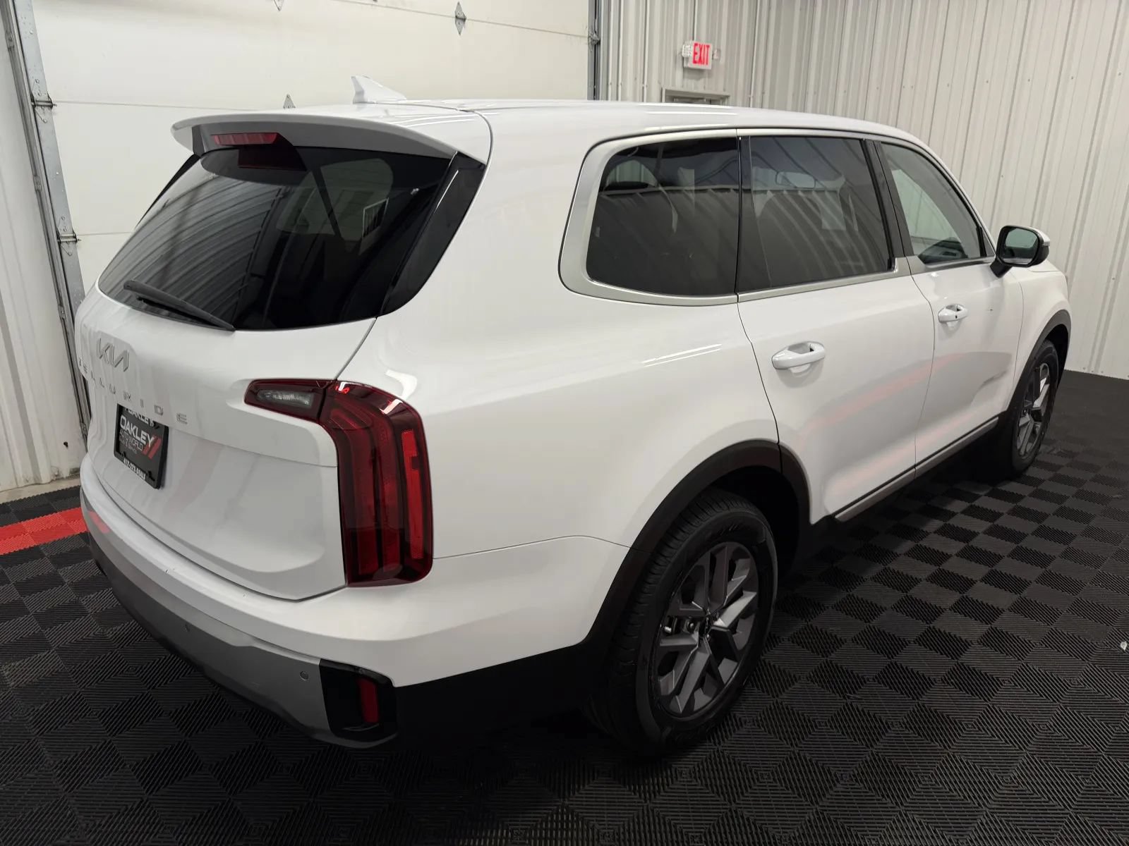 Used 2024 Kia Telluride LX FWD image 4