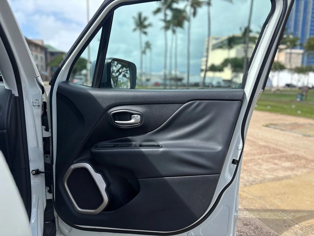 Used 2017 Jeep Renegade Limited image 15