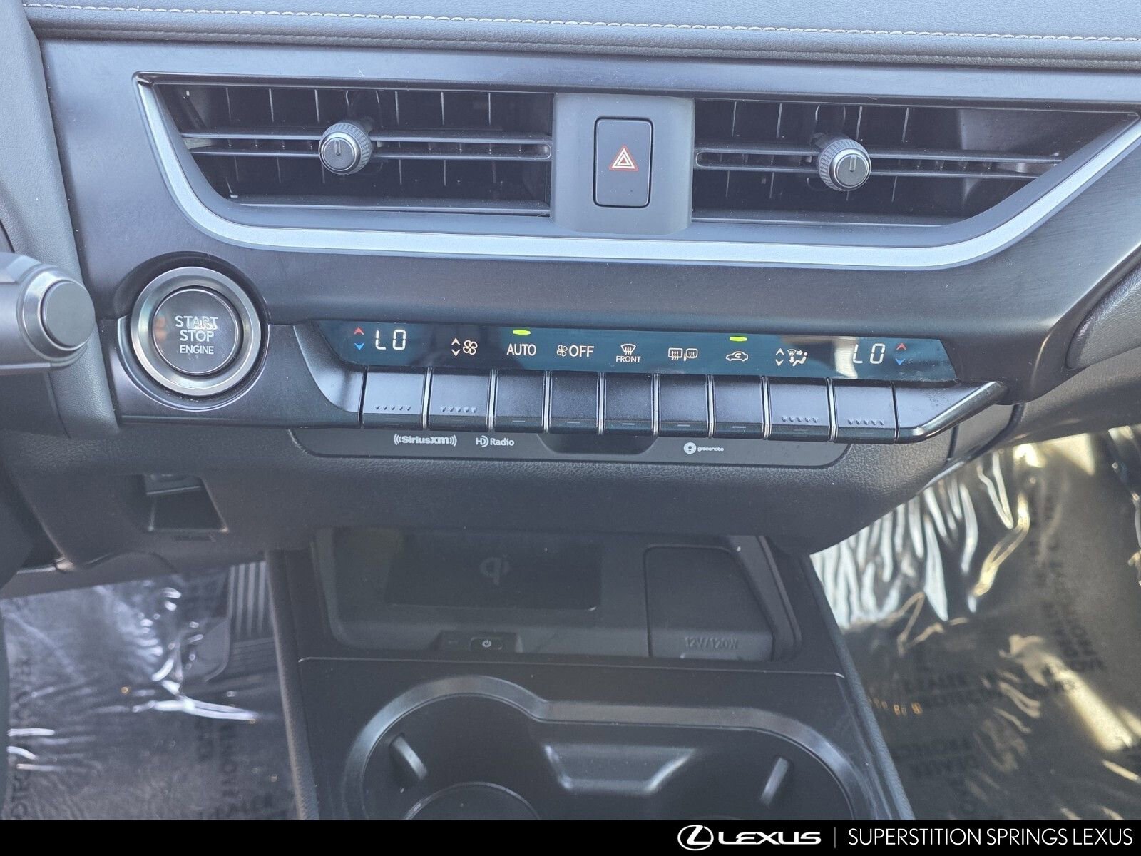 Certified 2022 Lexus UX 200 w/ Accessory Package (Z2) image 20