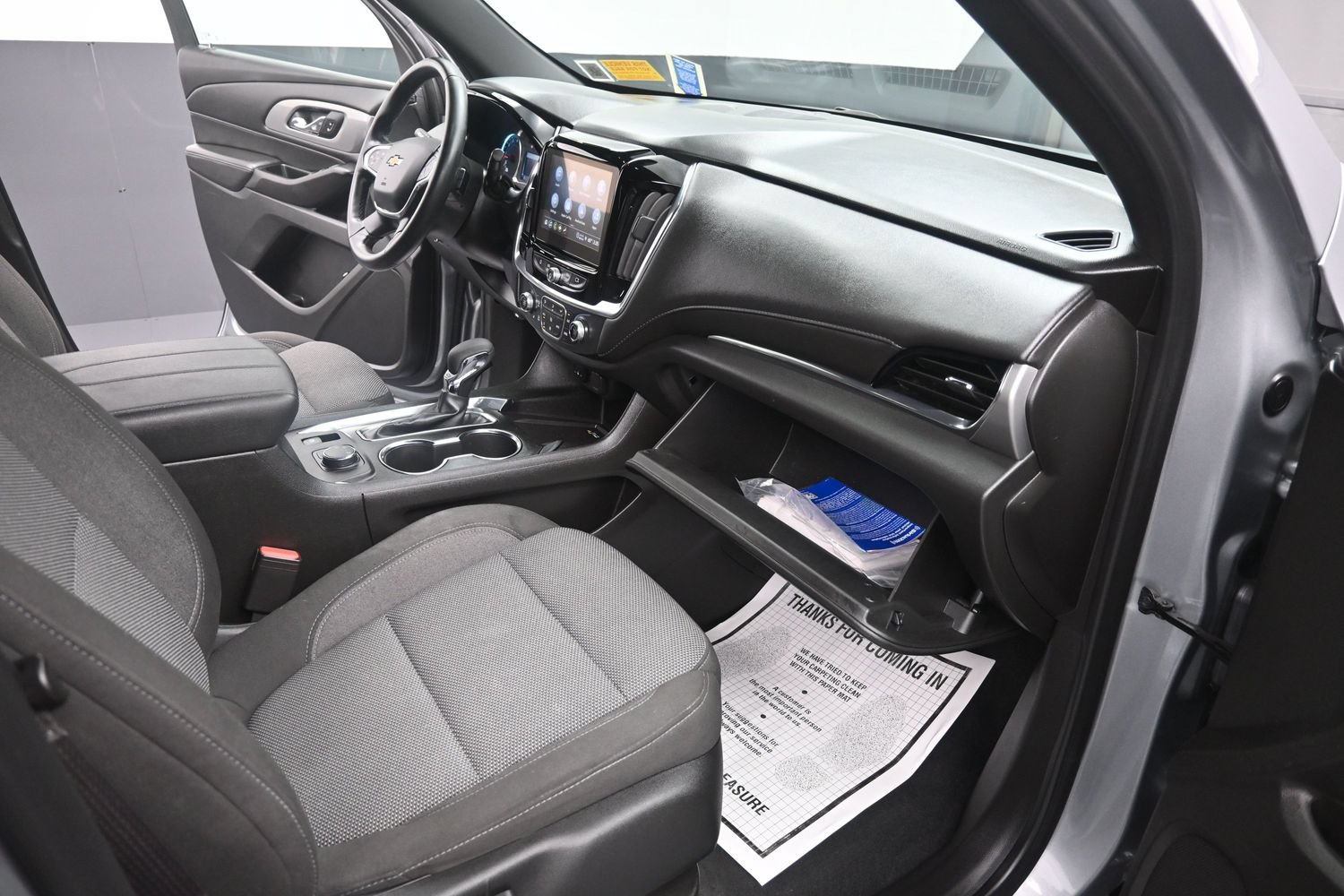 Used 2023 Chevrolet Traverse LT AWD/4WD image 43