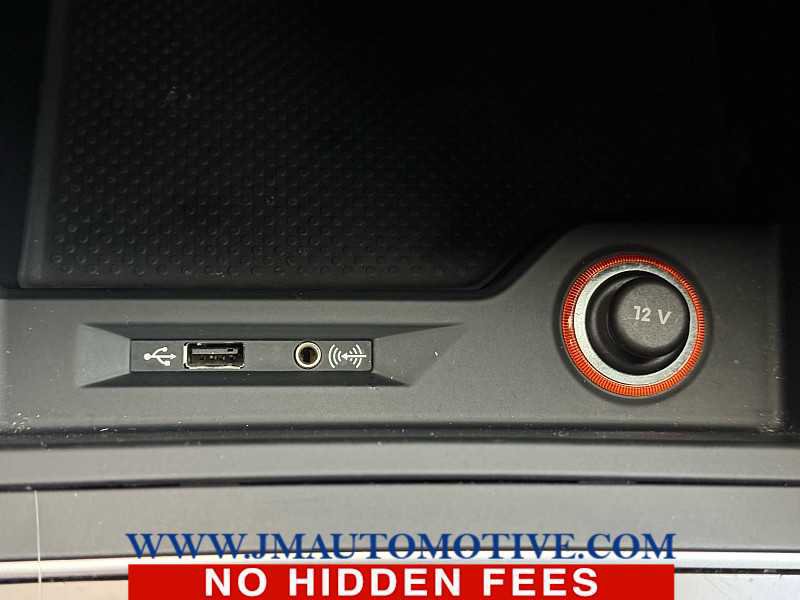 Used 2017 Volkswagen Passat 1.8T R-Line w/ R-Line Lighting Package image 36