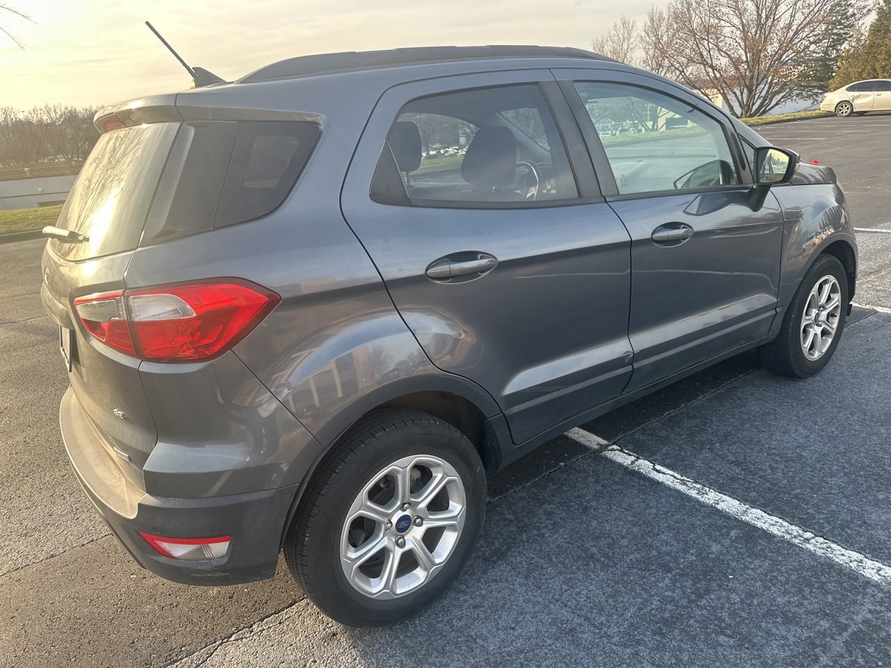 Used 2019 Ford EcoSport SE w/ SE Convenience Package image 5