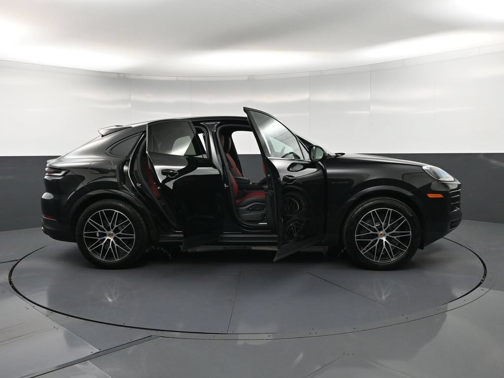 Certified 2026 Porsche Cayenne E-Hybrid Coupe AWD/4WD image 34