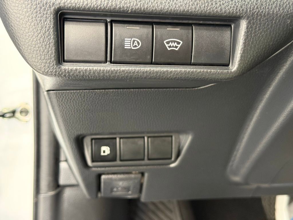 Used 2023 Toyota Prius LE FWD image 31