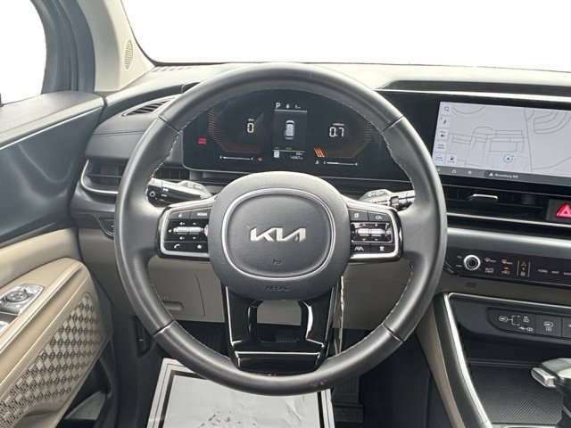 Certified 2025 Kia Carnival FWD image 15