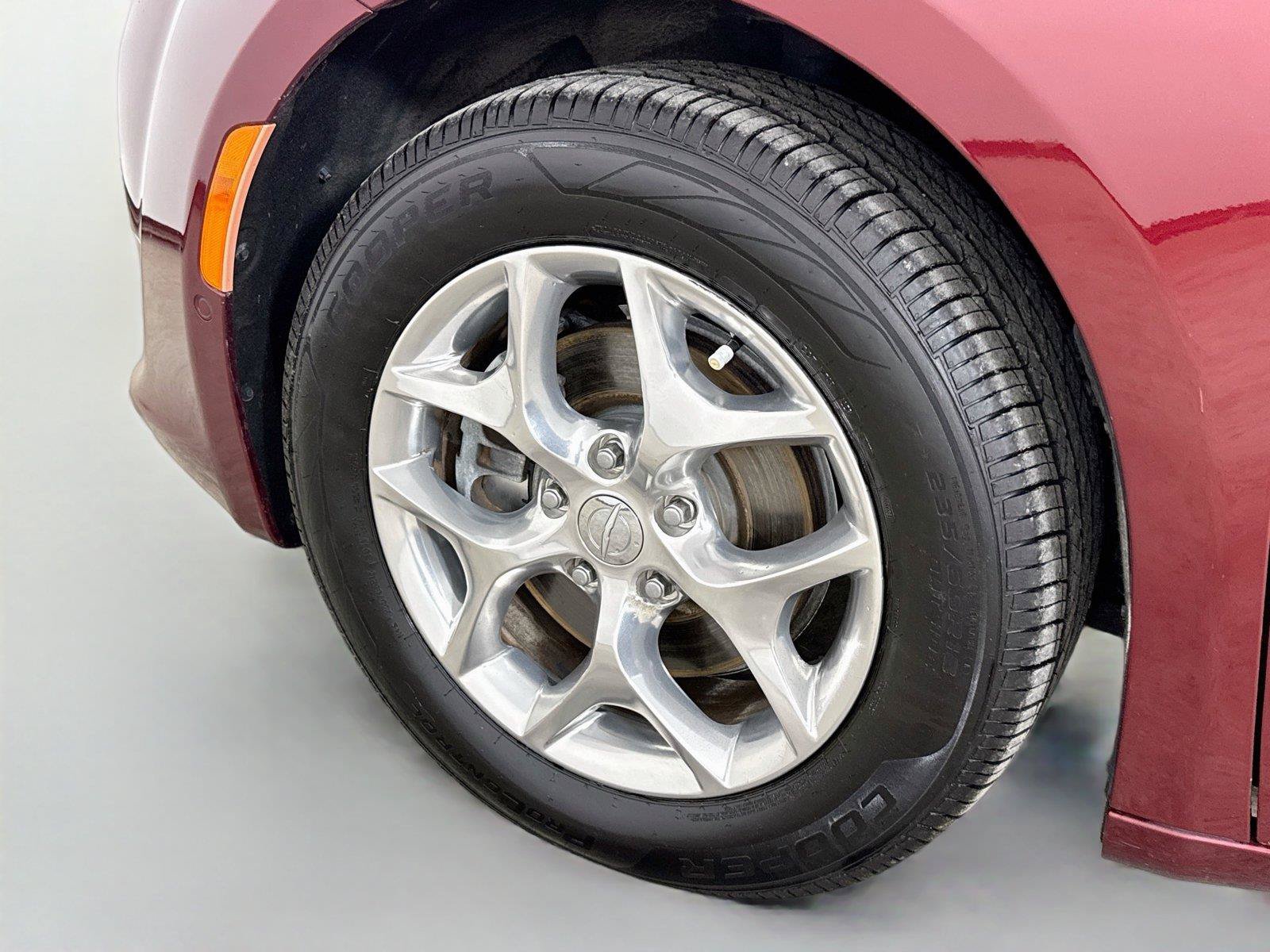 Used 2019 Chrysler Pacifica Limited w/ Advanced Safetytec Group FWD image 33