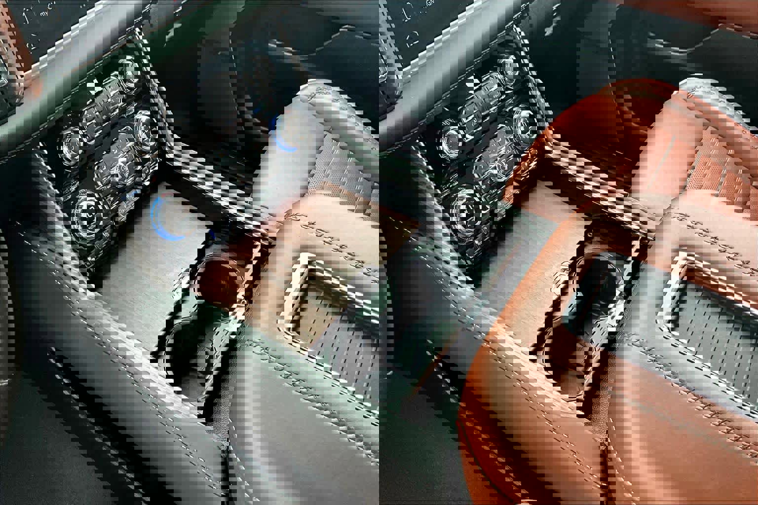 Used 2023 GMC Yukon Denali Ultimate image 17