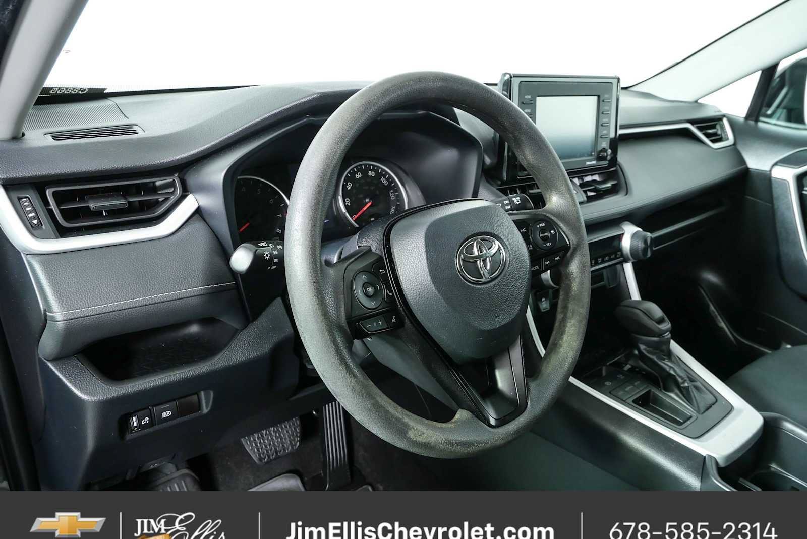 Used 2022 Toyota RAV4 LE FWD image 4