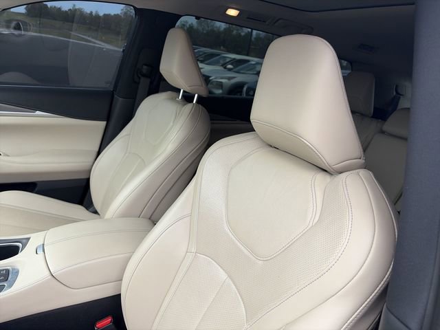 Used 2023 INFINITI QX60 Luxe w/ Cargo Package FWD image 11
