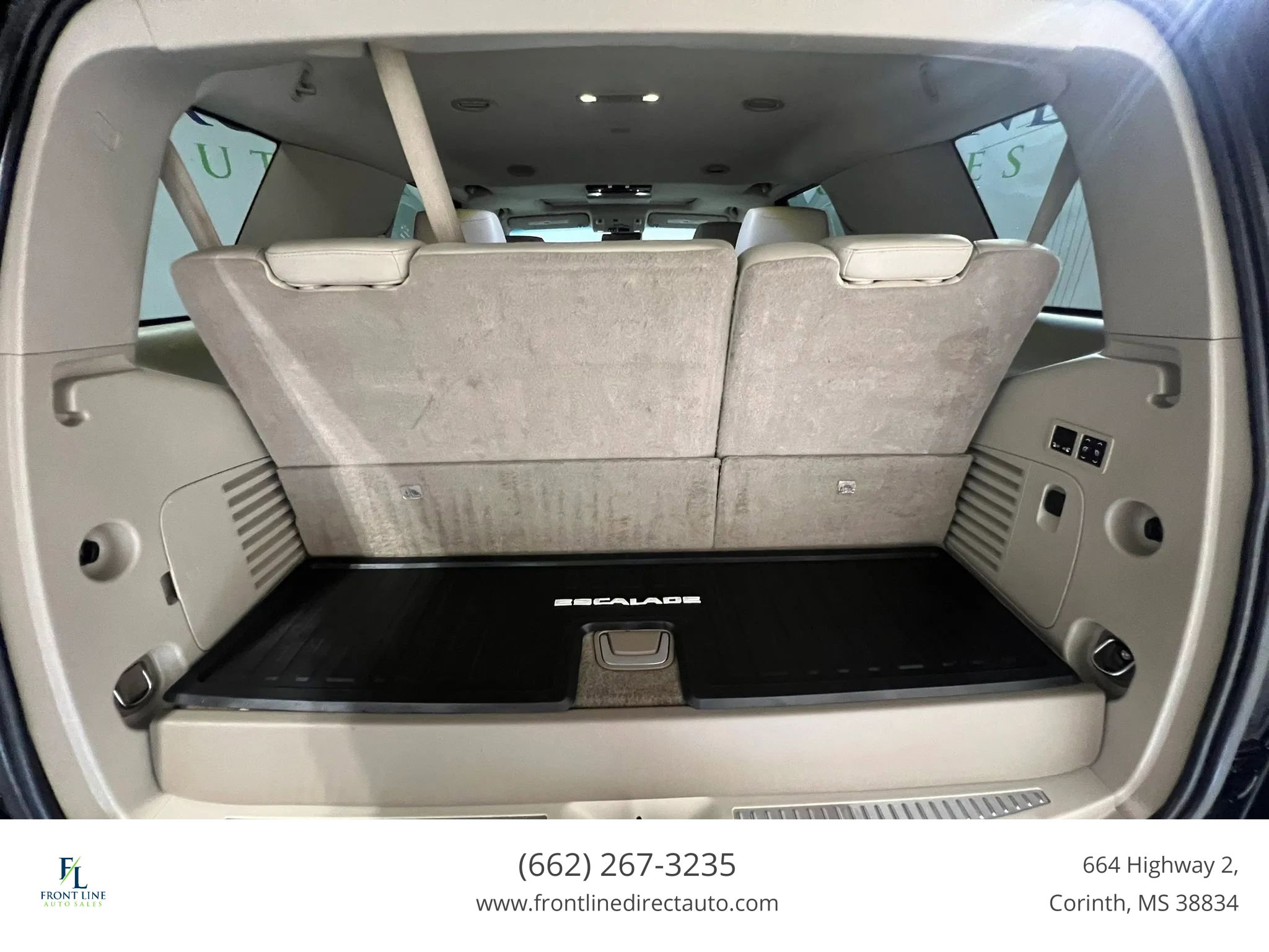 Used 2018 Cadillac Escalade Premium Luxury AWD/4WD image 26