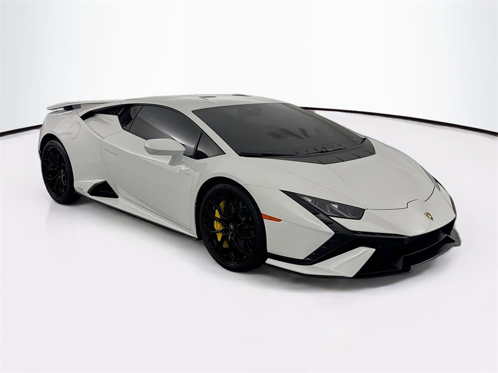Used 2023 Lamborghini Huracan Tecnica image 3