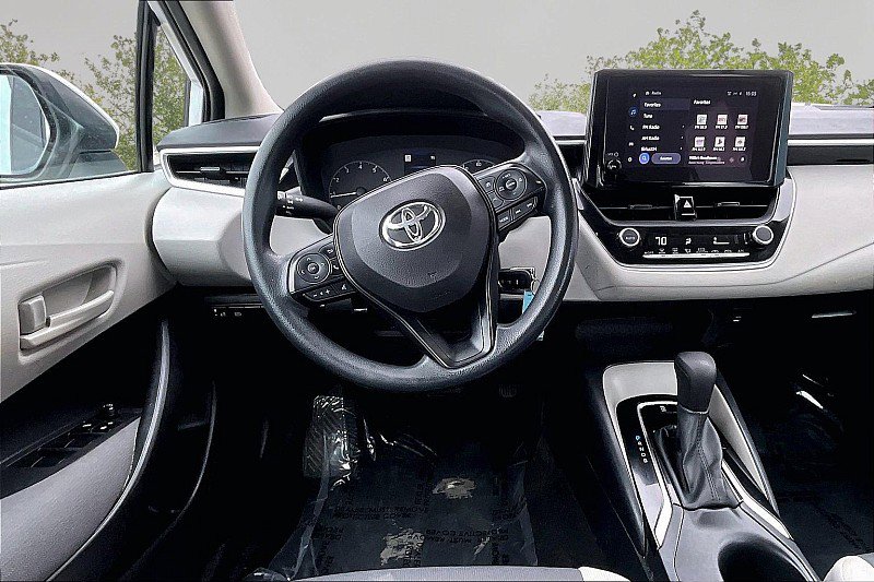 Used 2023 Toyota Corolla LE FWD image 8