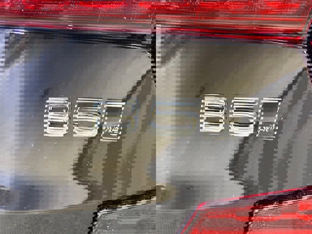 New 2024 Volvo S60 B5 Plus w/ Climate Package image 8