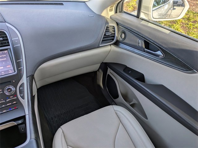 Used 2020 Lincoln Nautilus Reserve w/ Class II Trailer Tow Package image 17