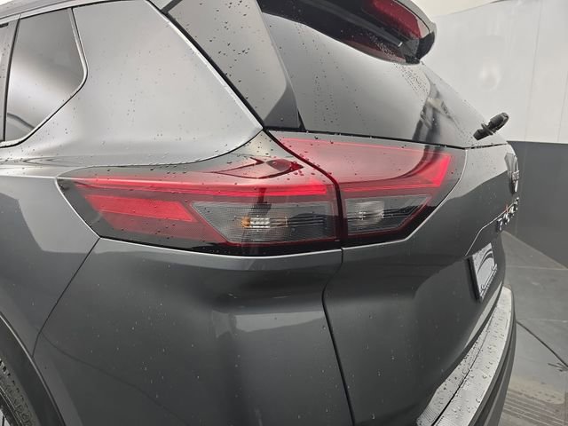 Used 2023 Nissan Rogue SV w/ SV Premium B Package image 18