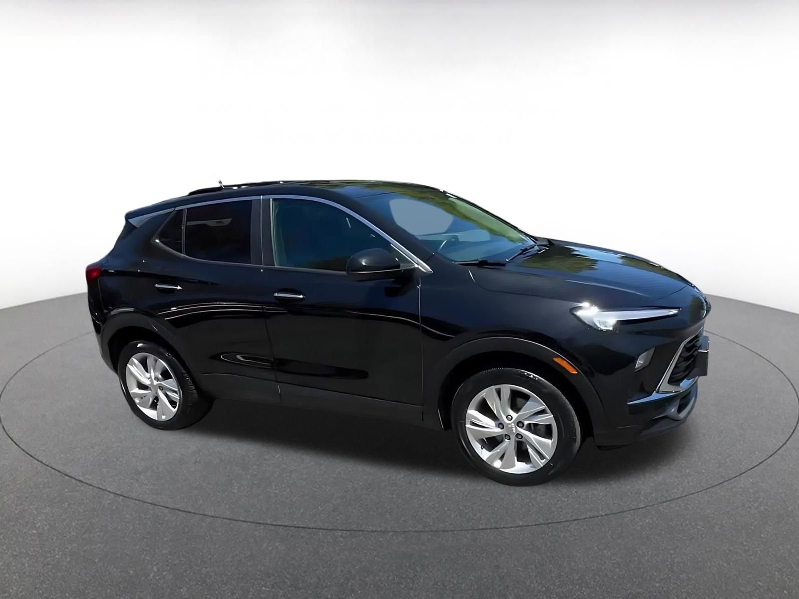 Used 2025 Buick Encore GX Preferred FWD image 2