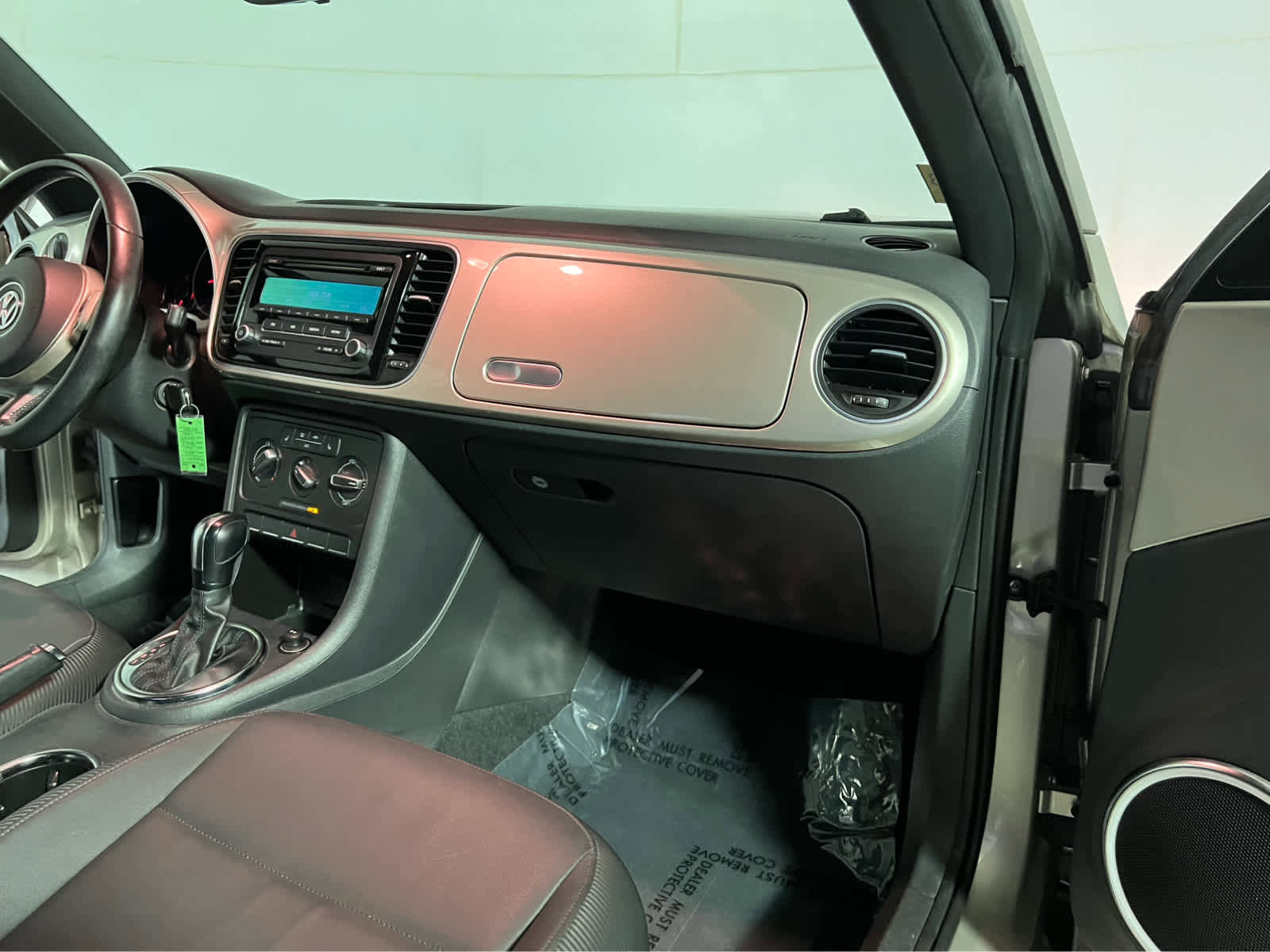 Used 2014 Volkswagen Beetle 2.5 image 22