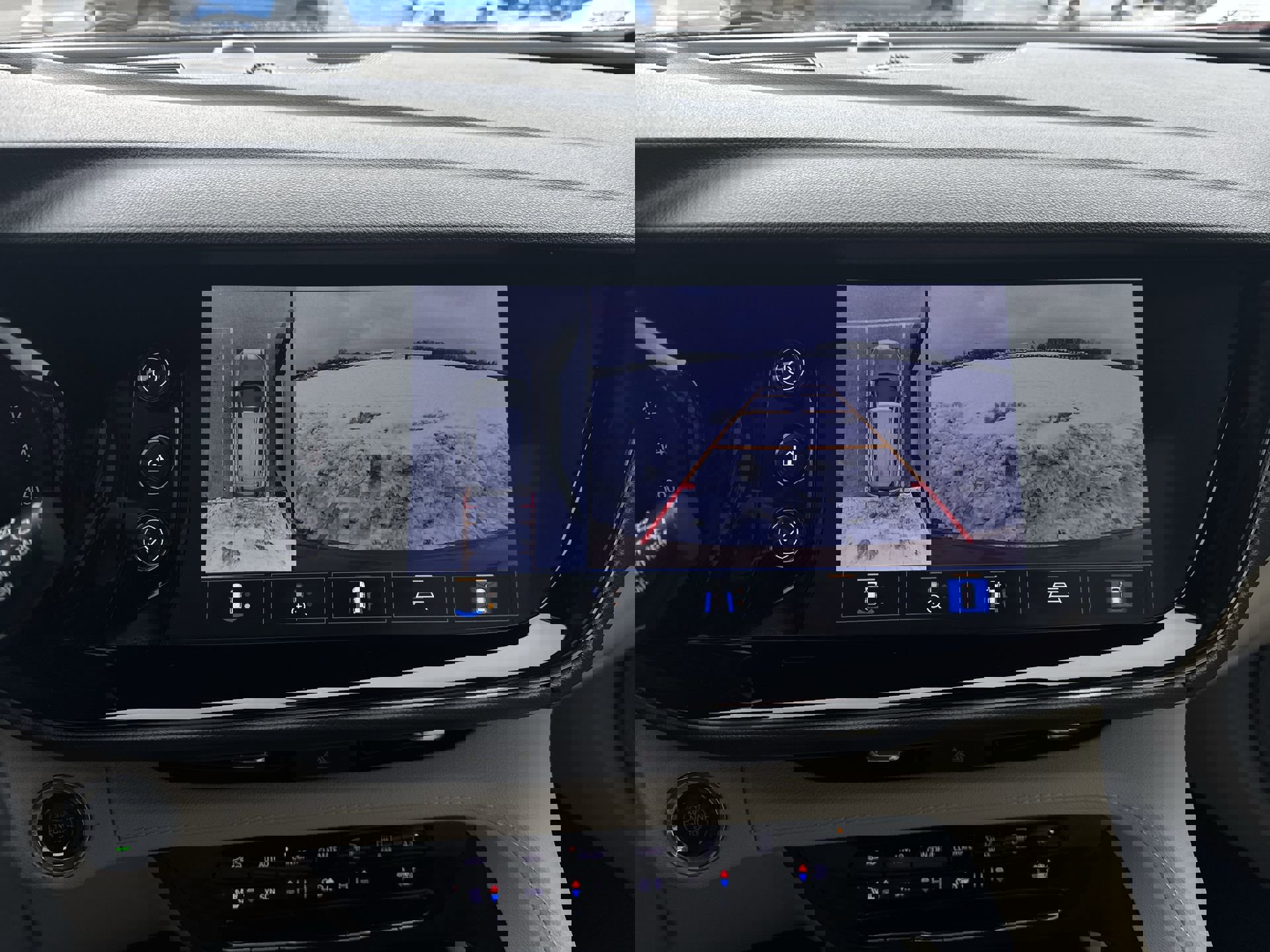 Certified 2021 Buick Envision Avenir w/ Technology Package II image 15