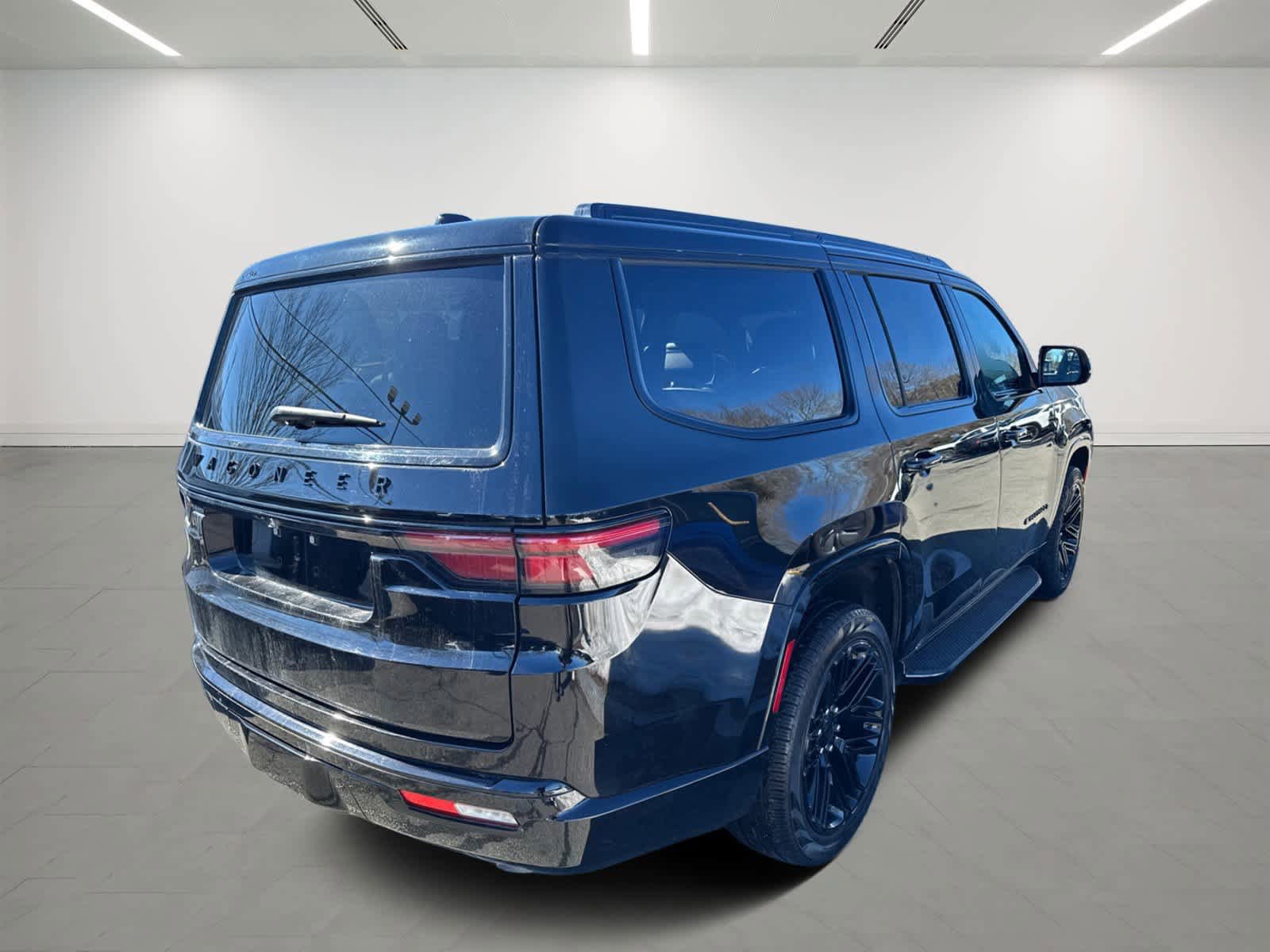 Used 2024 Jeep Wagoneer Series II image 6