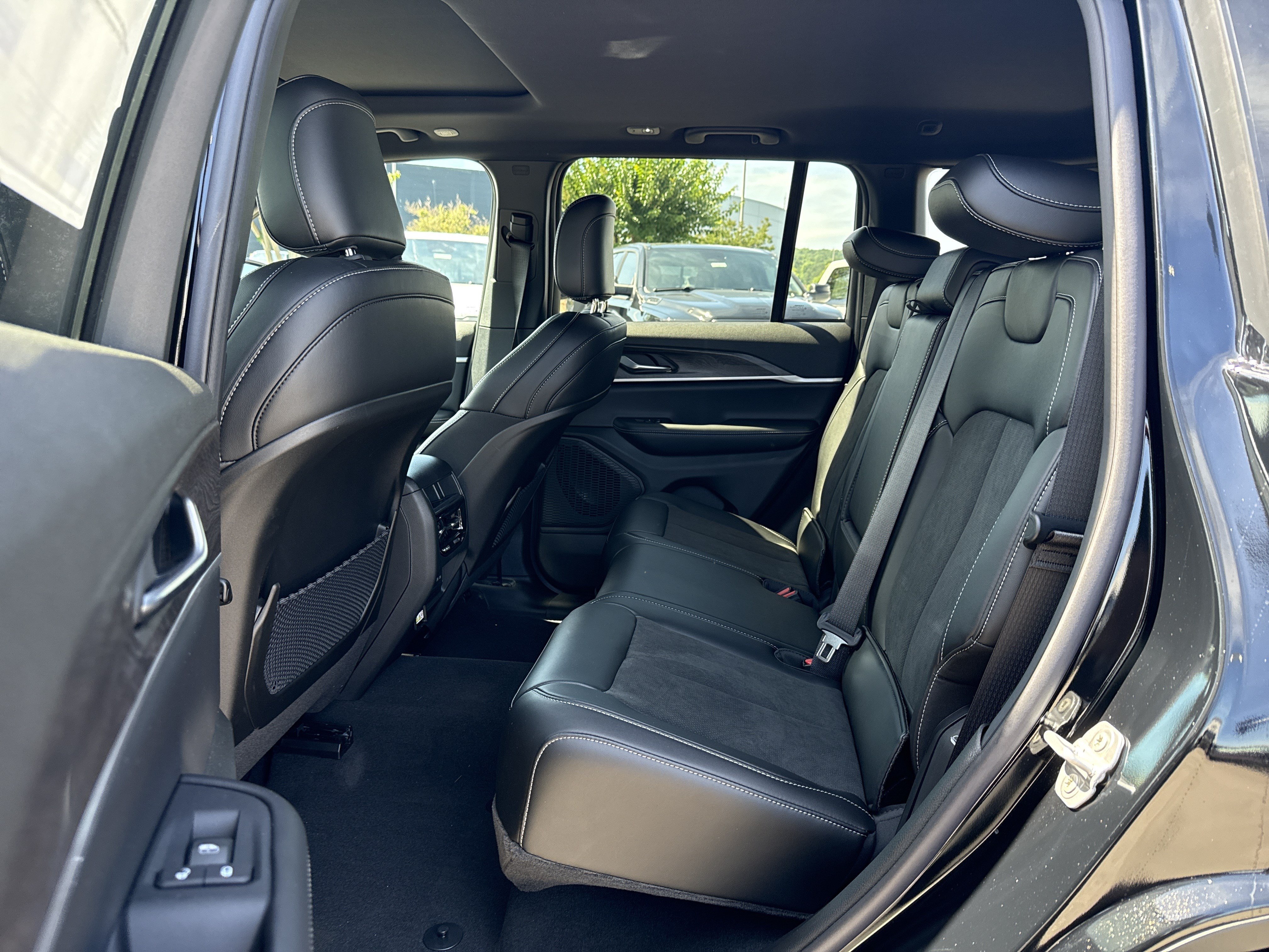 New 2026 Jeep Grand Cherokee Altitude RWD image 22