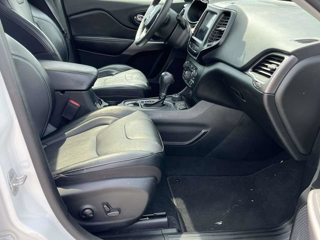 Used 2022 Jeep Cherokee Latitude Lux w/ Sun & Sound Group AWD/4WD image 25