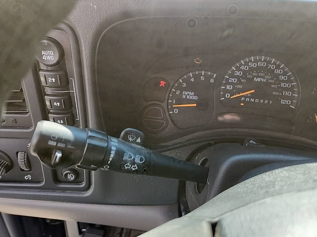 Used 2006 Chevrolet Suburban LT w/ Preferred Equipment Group AWD/4WD image 13