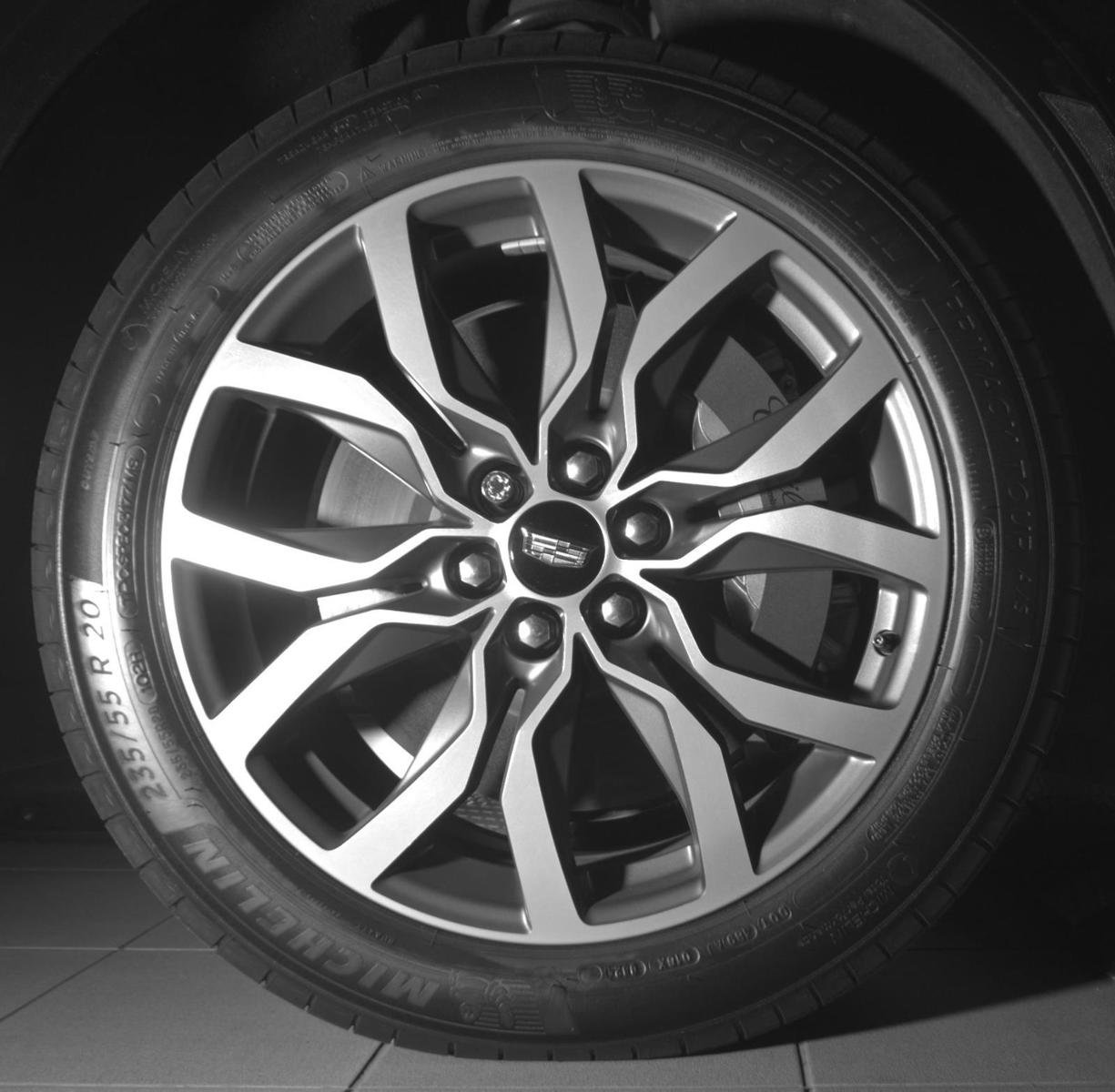 Used 2024 Cadillac XT5 Sportv w/ Technology Package AWD/4WD image 11