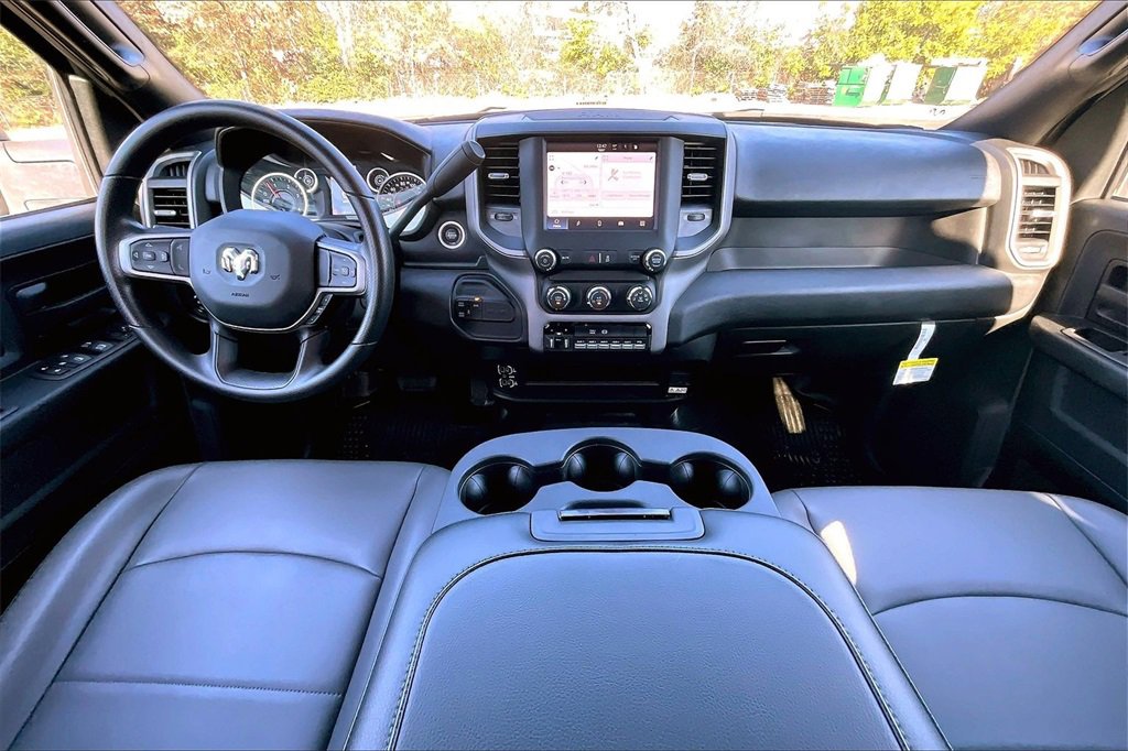 Used 2024 RAM 5500 Tradesman w/ Chrome Appearance Group image 8