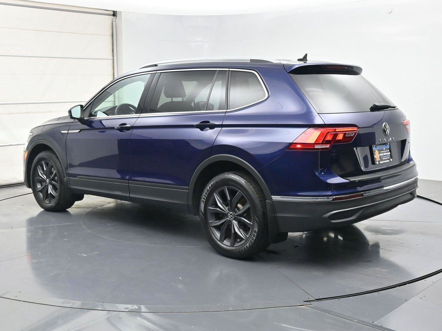 Used 2022 Volkswagen Tiguan SE AWD/4WD image 19