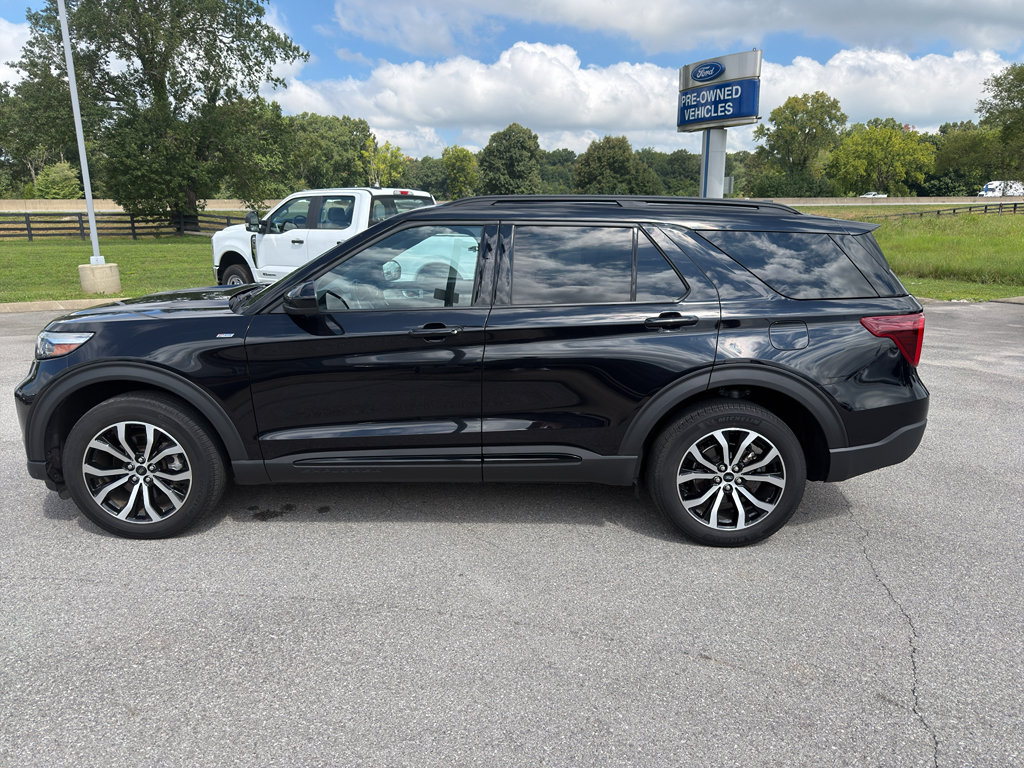 Certified 2022 Ford Explorer ST-Line AWD/4WD image 8