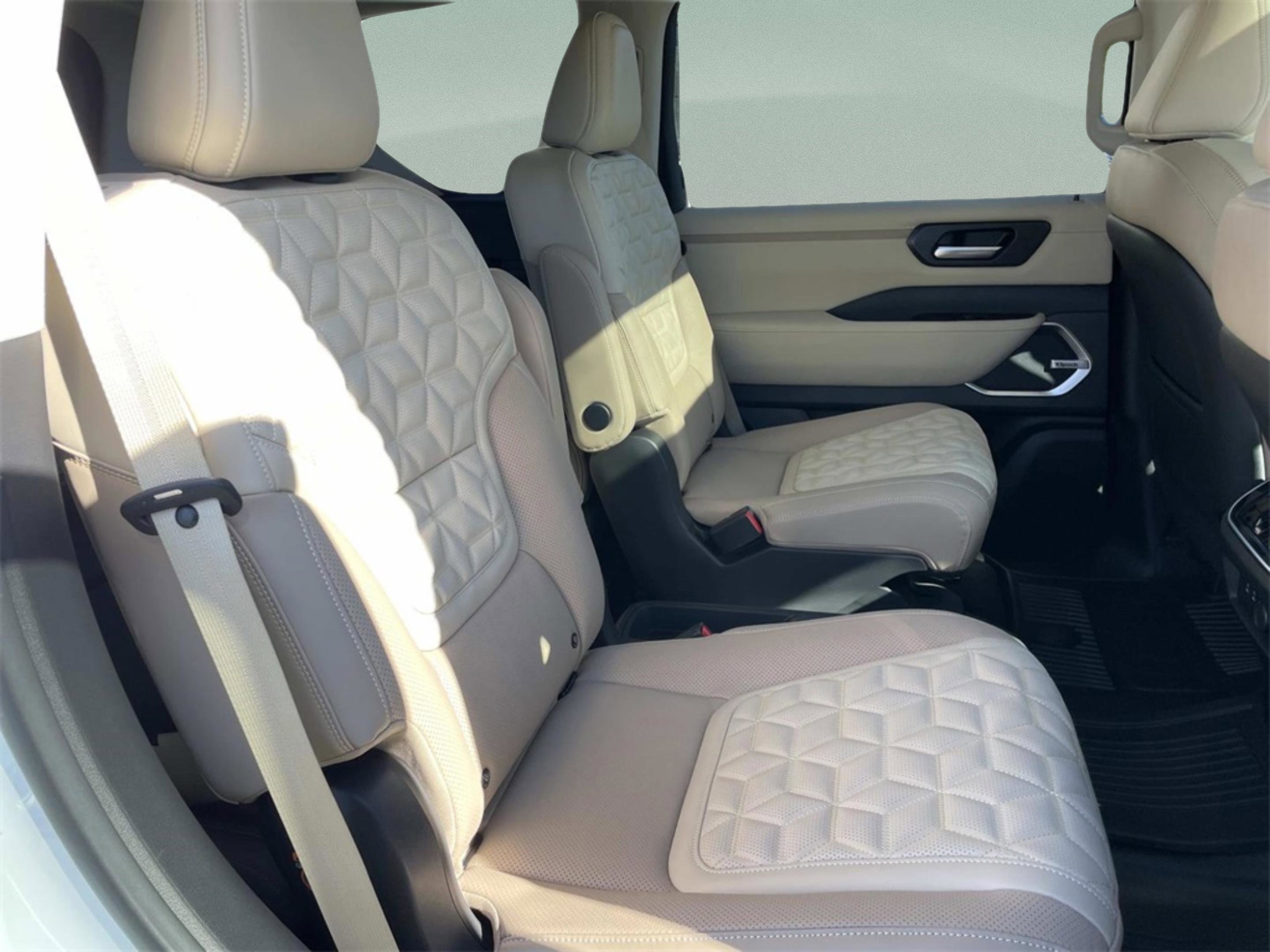 New 2026 Nissan Armada Platinum Reserve image 25