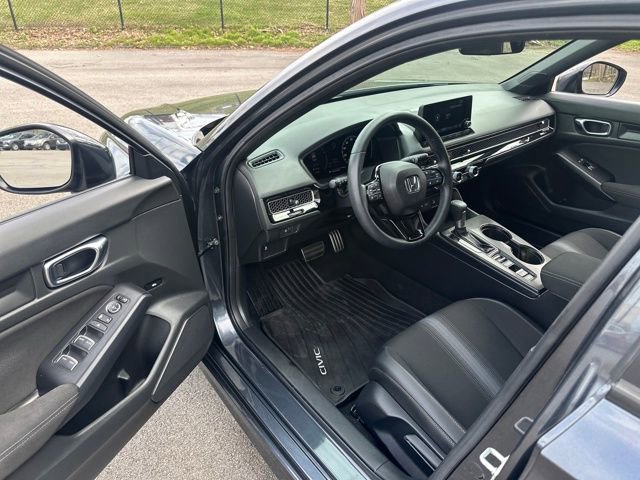 Used 2025 Honda Civic Sport image 29