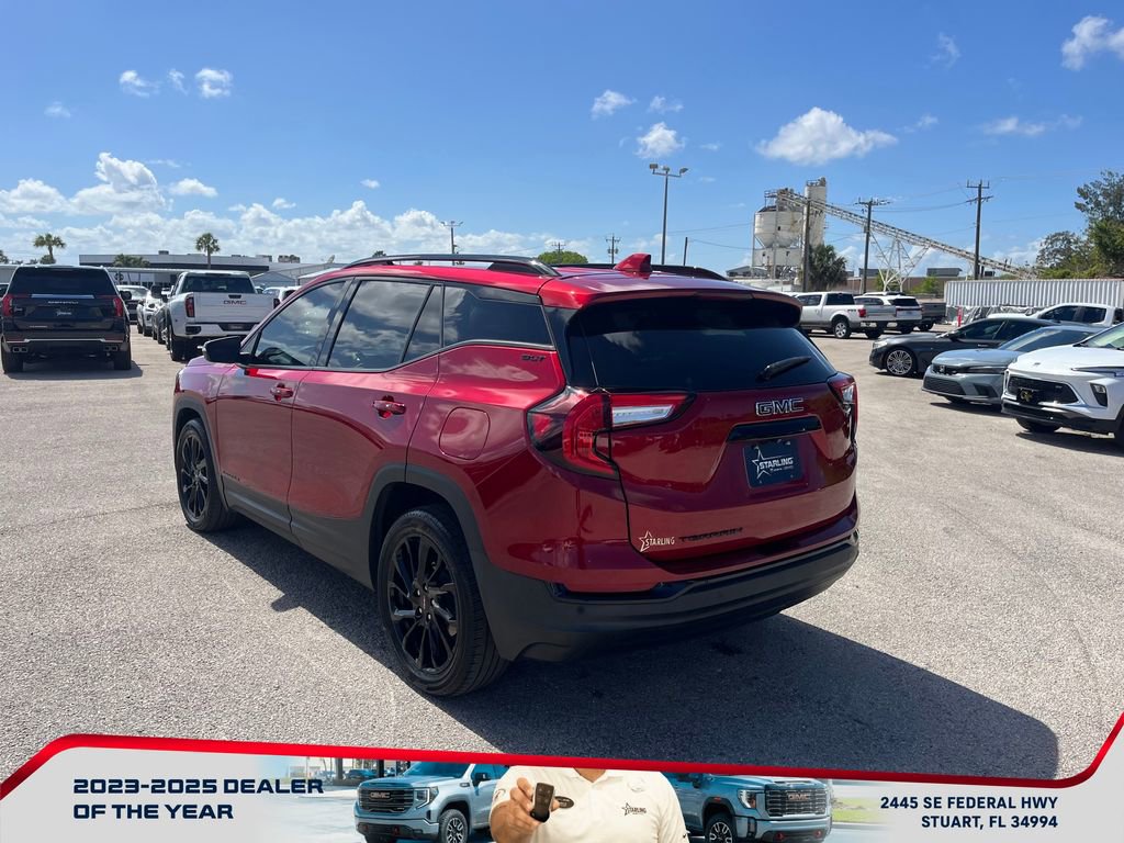 Used 2023 GMC Terrain SLT w/ Tech Package FWD image 5