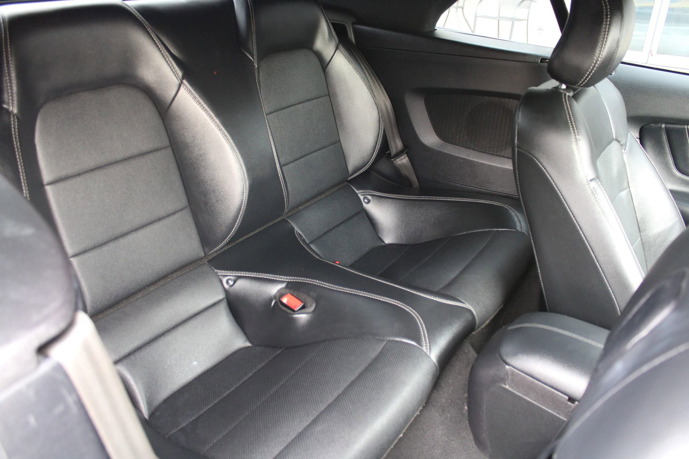 Used 2019 Ford Mustang Premium image 18