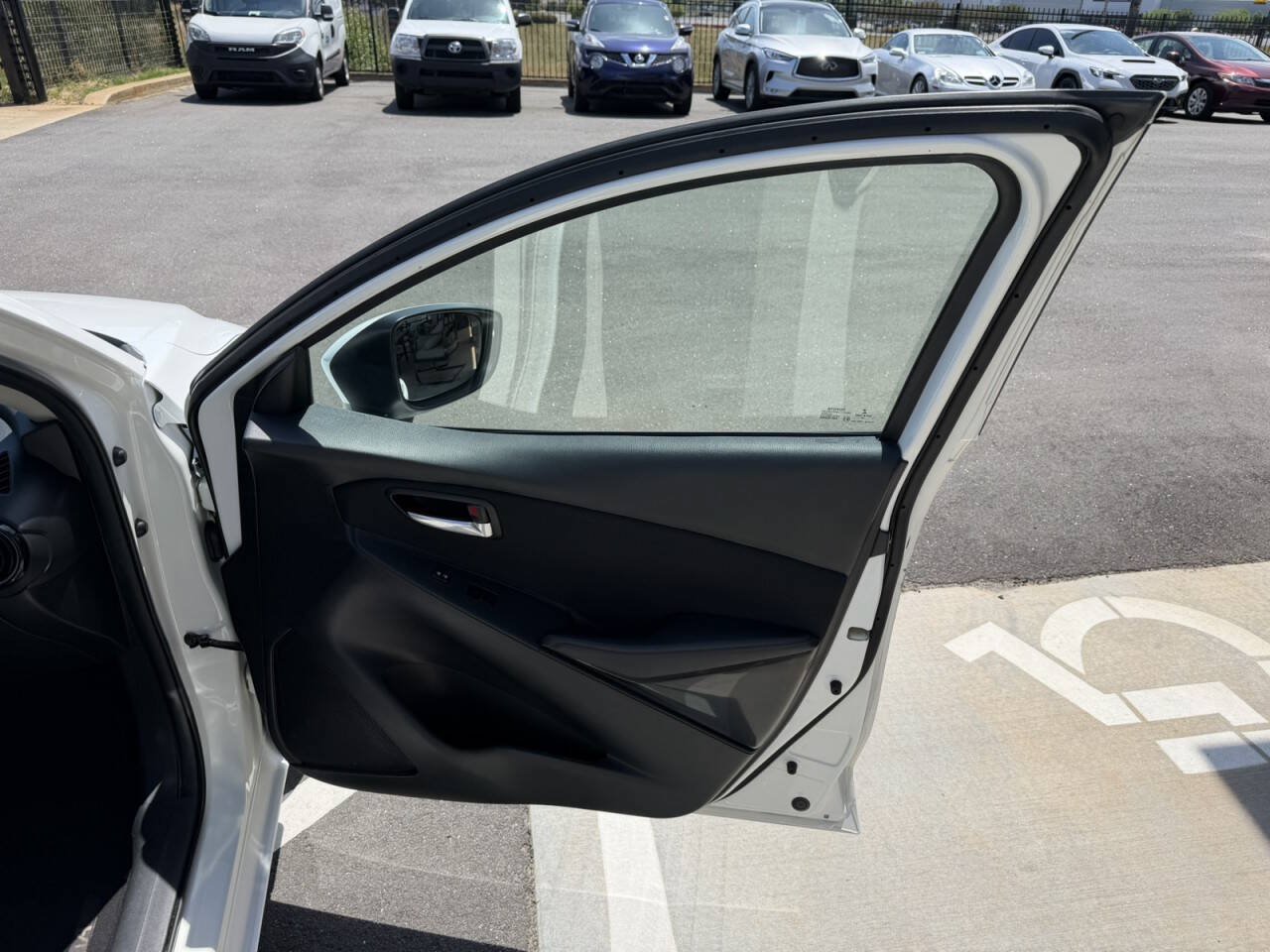 Used 2016 Scion iA FWD image 16