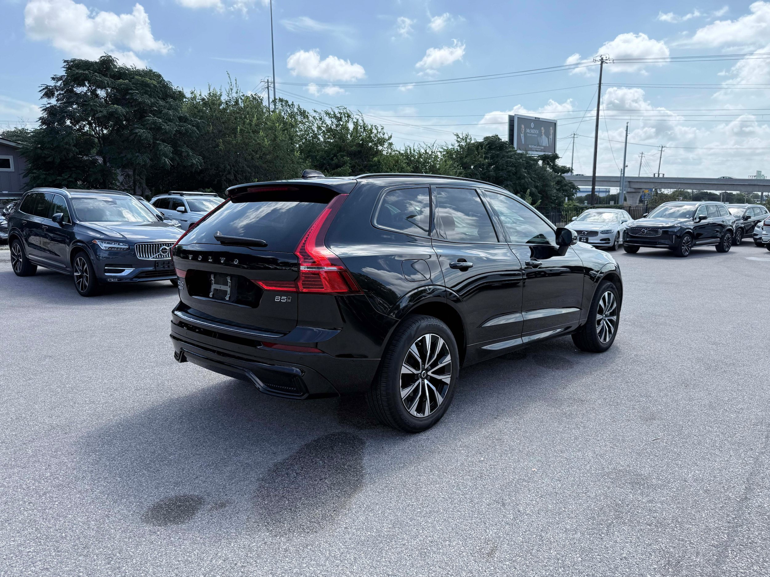Certified 2024 Volvo XC60 B5 Plus w/ Protection Package Premier AWD/4WD image 5