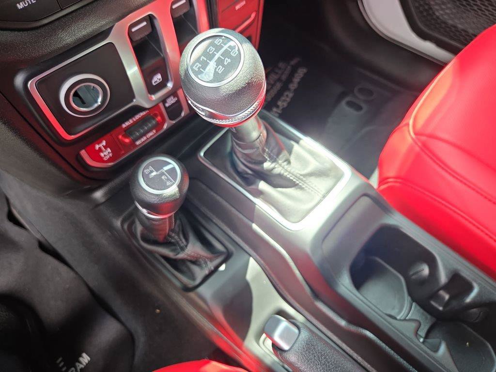 Used 2024 Jeep Wrangler Sport AWD/4WD image 19