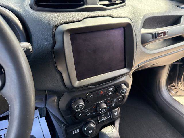 Used 2021 Jeep Renegade Latitude image 25
