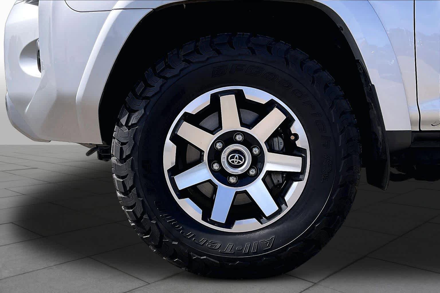 Used 2024 Toyota 4Runner TRD Off-Road Premium w/ Moonroof Package AWD/4WD image 11