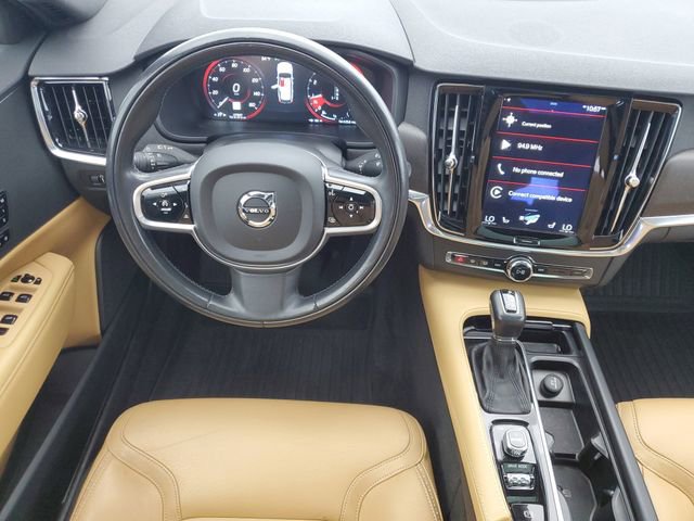 Used 2017 Volvo V90 T6 Cross Country image 18