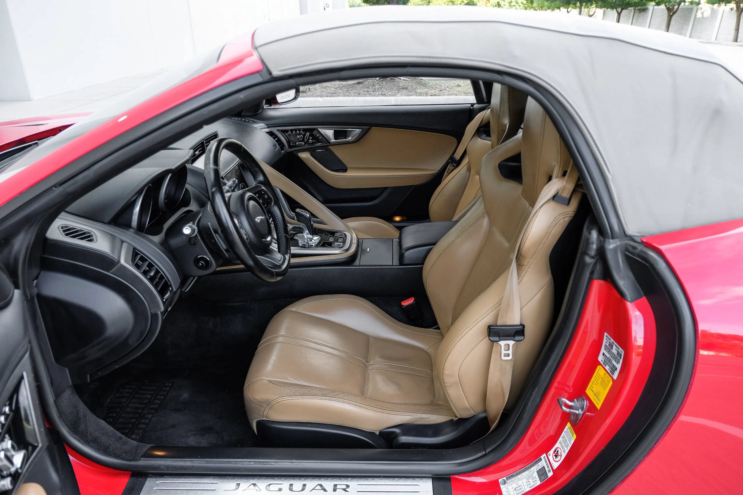 Used 2014 Jaguar F-TYPE Convertible RWD image 15
