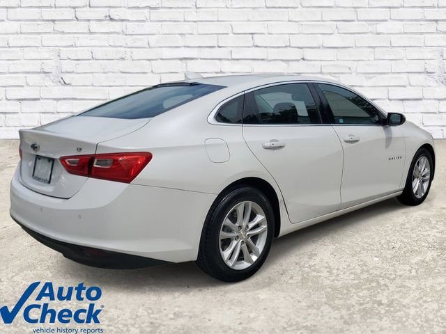 Used 2017 Chevrolet Malibu LT w/ Leather Package FWD image 4