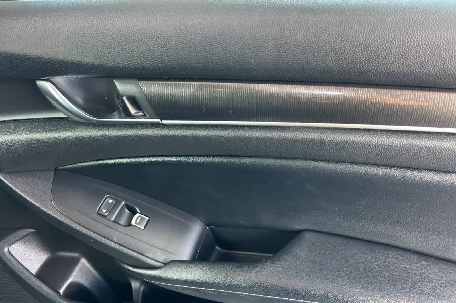 Used 2018 Honda Accord Sport image 17