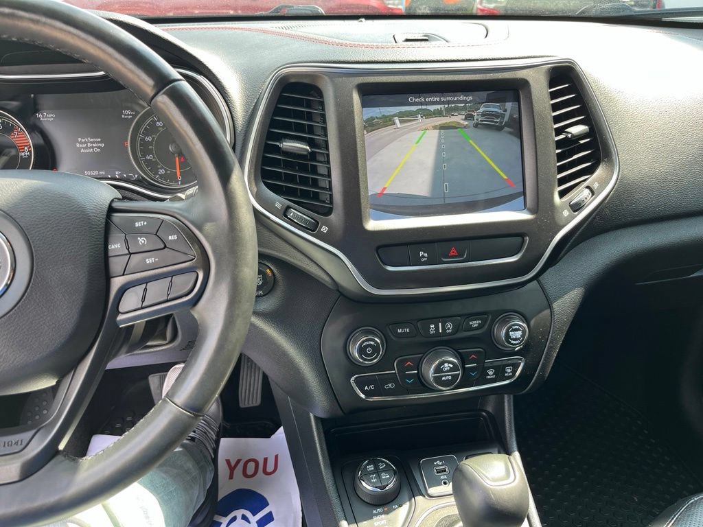 Used 2019 Jeep Cherokee Trailhawk AWD/4WD image 10