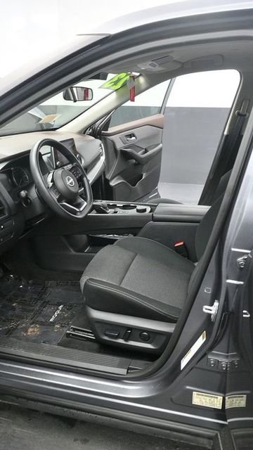 Used 2023 Nissan Rogue SV AWD/4WD image 9