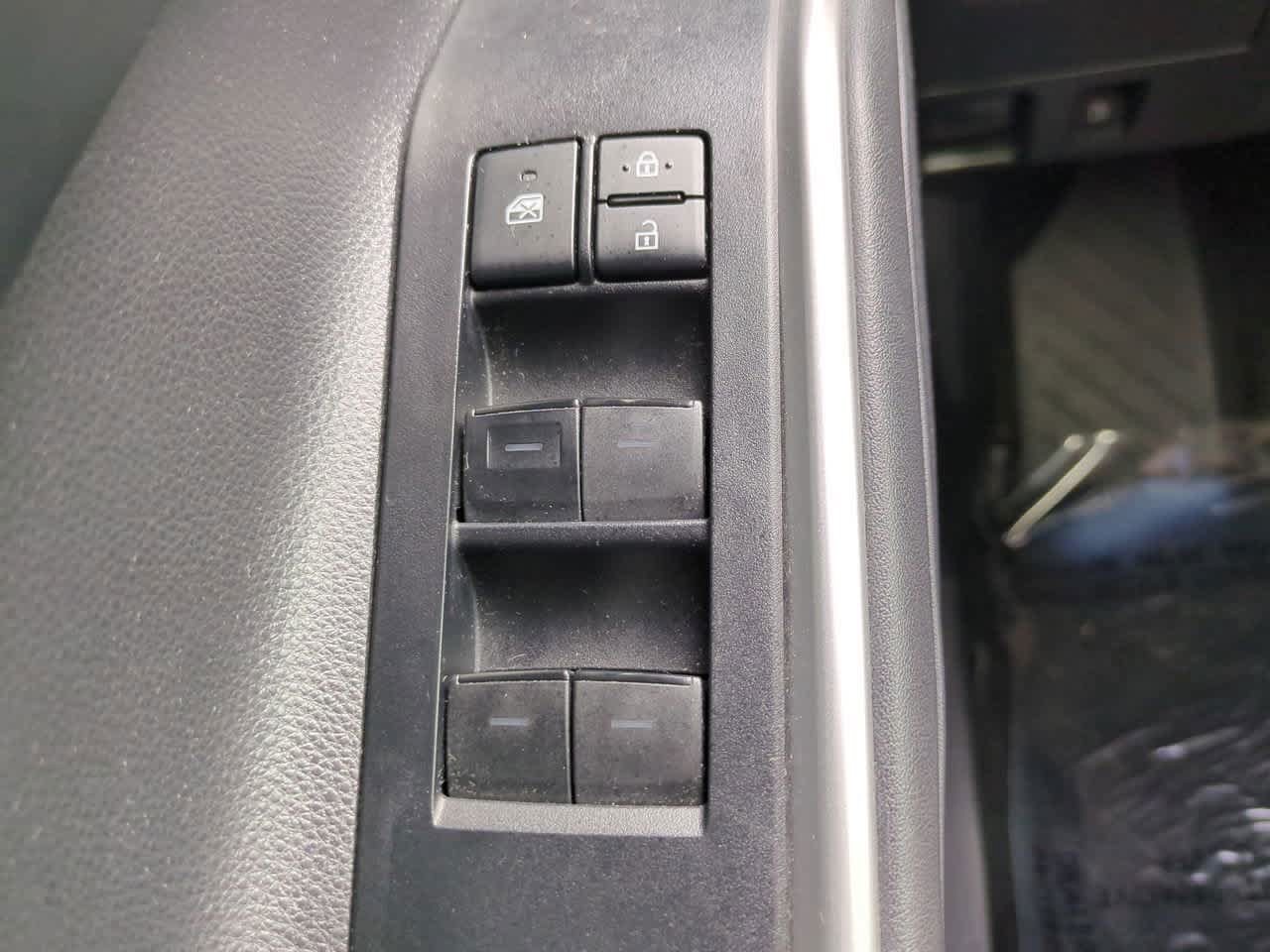 Certified 2021 Toyota Highlander L FWD image 22