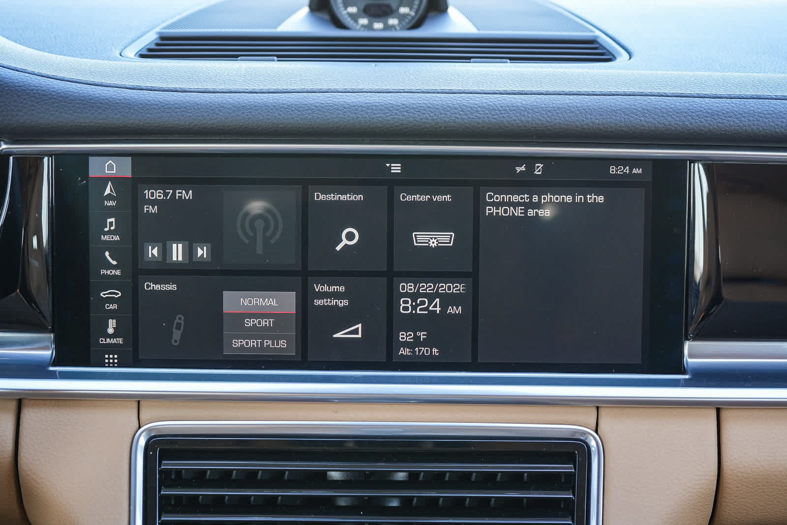 Used 2019 Porsche Panamera 4 AWD/4WD image 17