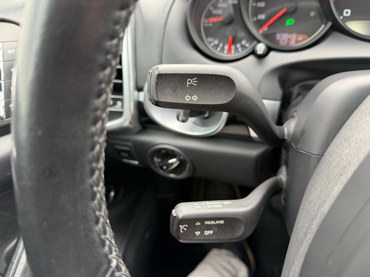 Used 2014 Porsche Cayenne Platinum Edition image 28