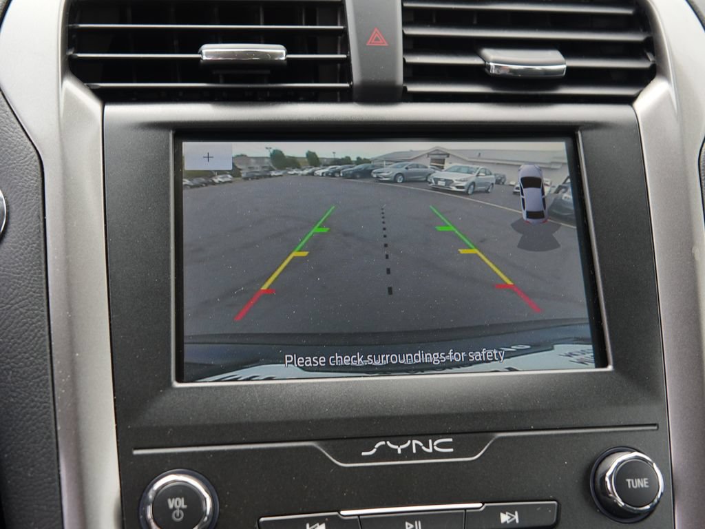 Used 2020 Ford Fusion SE FWD image 31